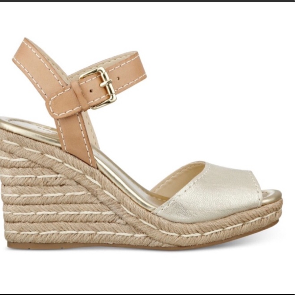 Marc Fischer Wedges tan and champagne